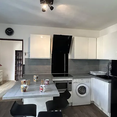 Apartament T2 Avec Terrasse, Climatisation Et Parking A 300m De La Au Barcares - Fr-1-529-258 *